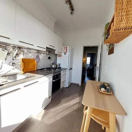 Daire Flat In Cacilhas - Lisbon Stunning River Views *