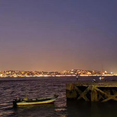 Flat In Cacilhas - Lisbon Stunning River Views *