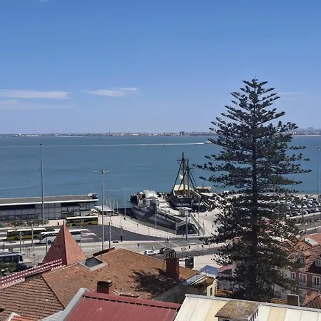 Flat In Cacilhas - Lisbon Stunning River Views * Almada