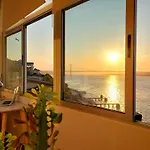 Flat In Cacilhas - Lisbon Stunning River Views 알마다