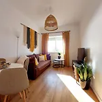 아파트 Flat In Cacilhas - Lisbon Stunning River Views 알마다