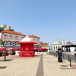 Flat In Cacilhas - Lisbon Stunning River Views 아파트 *