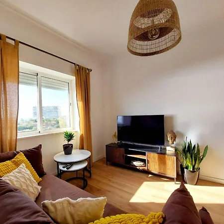 Flat In Cacilhas - Lisbon Stunning River Views Apartamento *