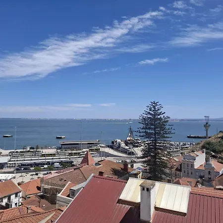 Flat In Cacilhas - Lisbon Stunning River Views Daire *