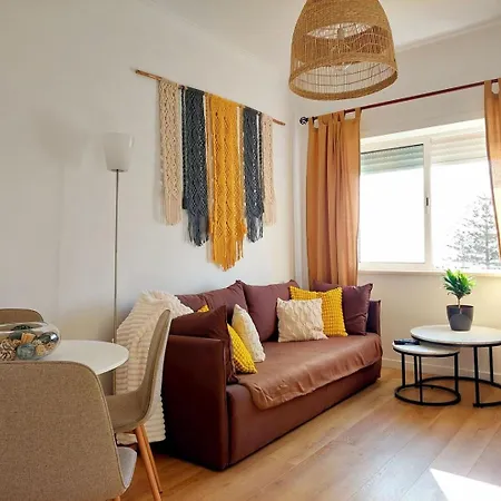 Flat In Cacilhas - Lisbon Stunning River Views 아파트 알마다