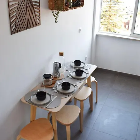 Flat In Cacilhas - Lisbon Stunning River Views * 알마다