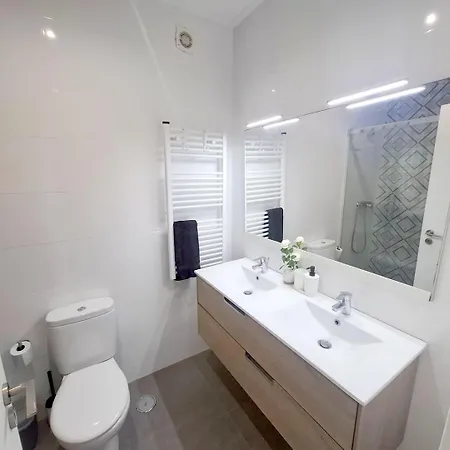 Flat In Cacilhas - Lisbon Stunning River Views * 알마다