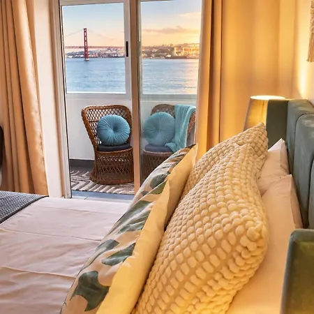 Appartamento Flat In Cacilhas - Lisbon Stunning River Views