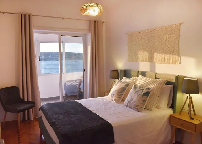 Daire Flat In Cacilhas - Lisbon Stunning River Views *
