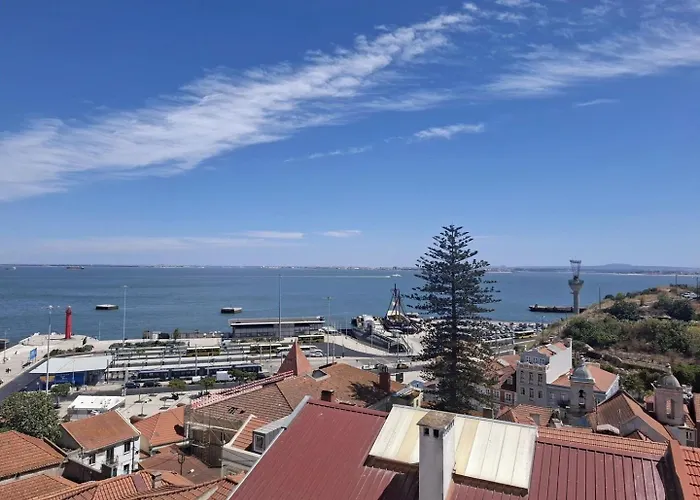 Flat In Cacilhas - Lisbon Stunning River Views Daire *