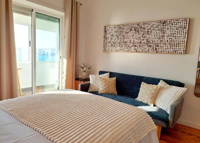 Flat In Cacilhas - Lisbon Stunning River Views * Almada