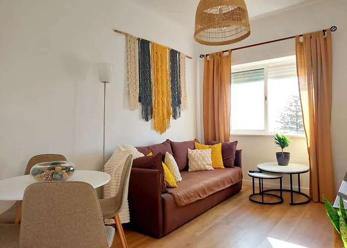 Flat In Cacilhas - Lisbon Stunning River Views Daire Almada