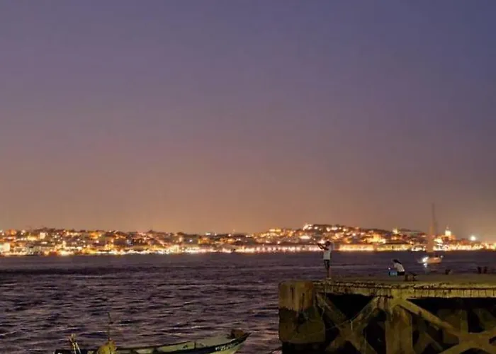 Flat In Cacilhas - Lisbon Stunning River Views *