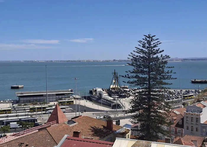 Flat In Cacilhas - Lisbon Stunning River Views * Almada