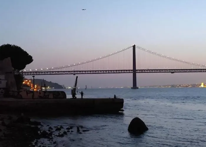 Flat In Cacilhas - Lisbon Stunning River Views *